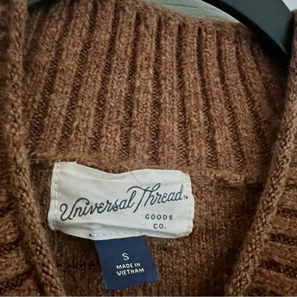 Universal Thread Knit Pullover - Picture 2 of 3